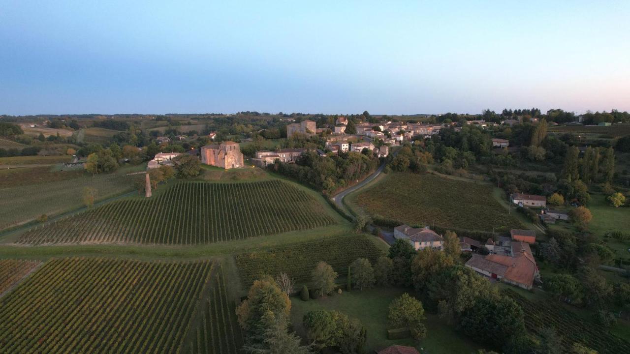 Romantic Gite Nr St Emilion With Private Pool And Views To Die For Pujols  Eksteriør billede